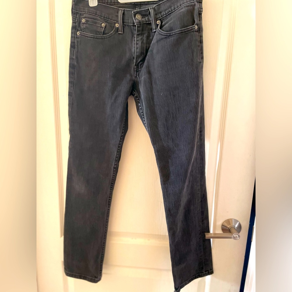 LEVI Strauss 514 Men * black straight leg jeans. Size 29.